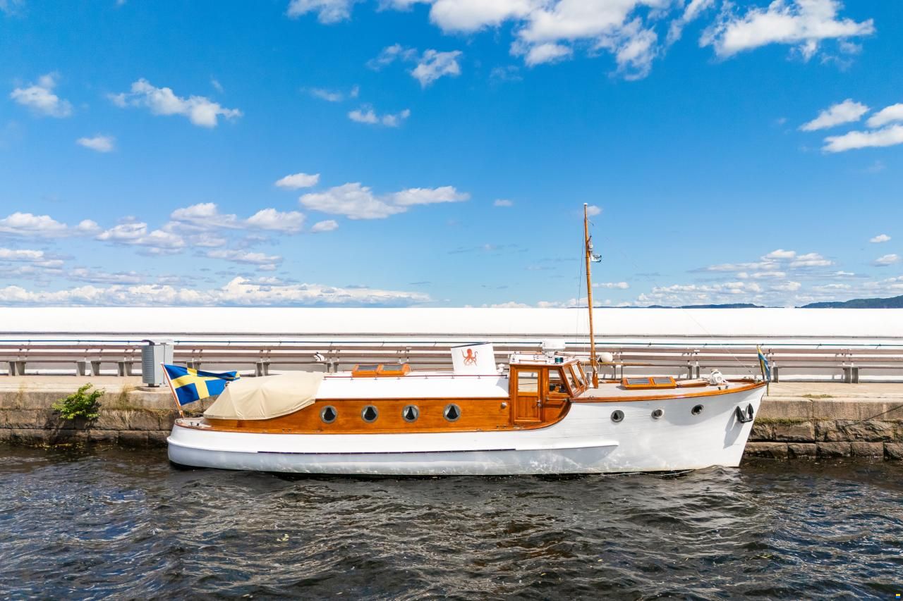 Nakskov Saloon Boat