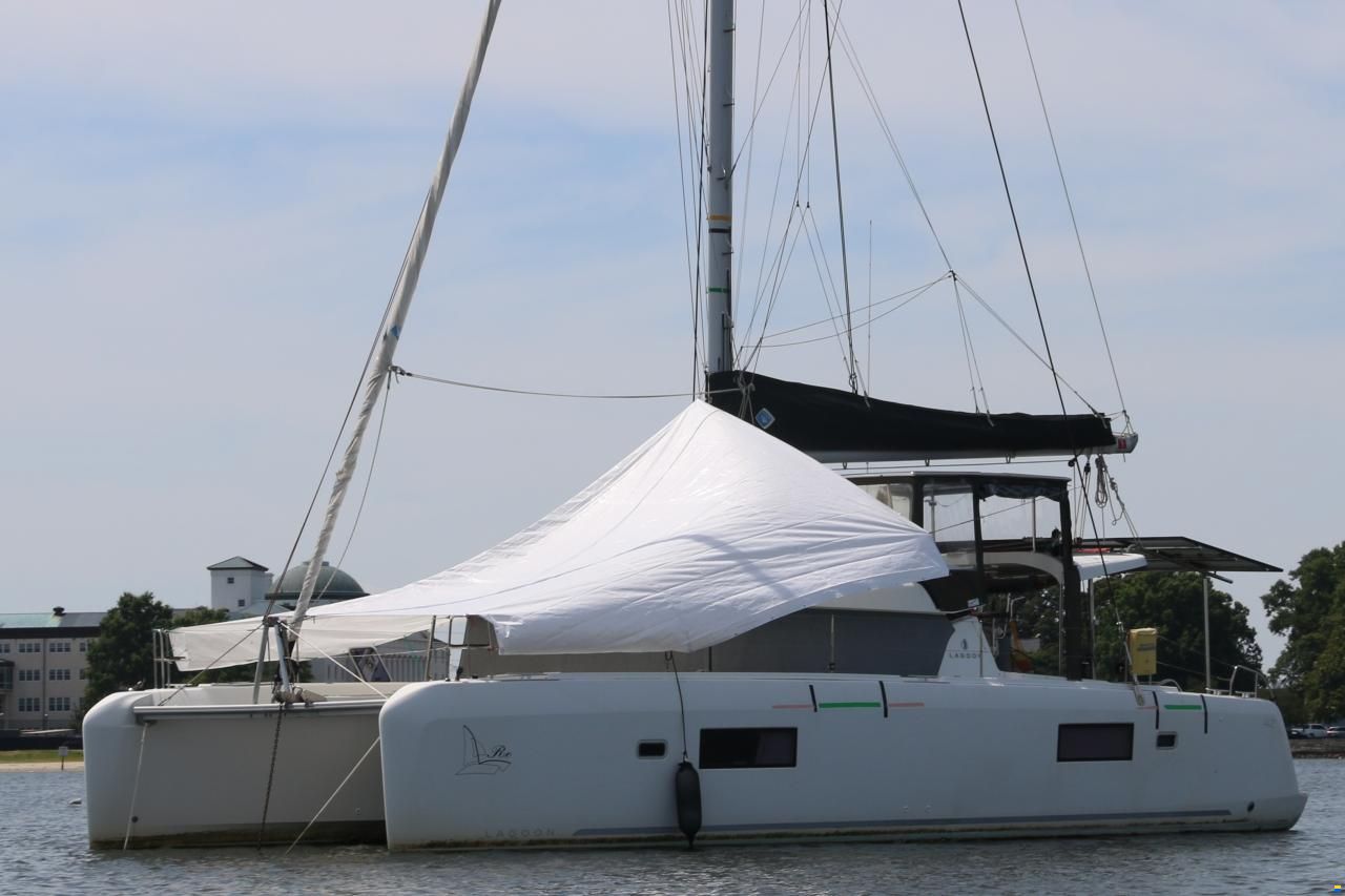 Lagoon 42