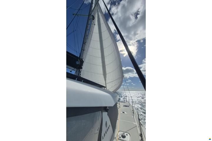 Lagoon 42