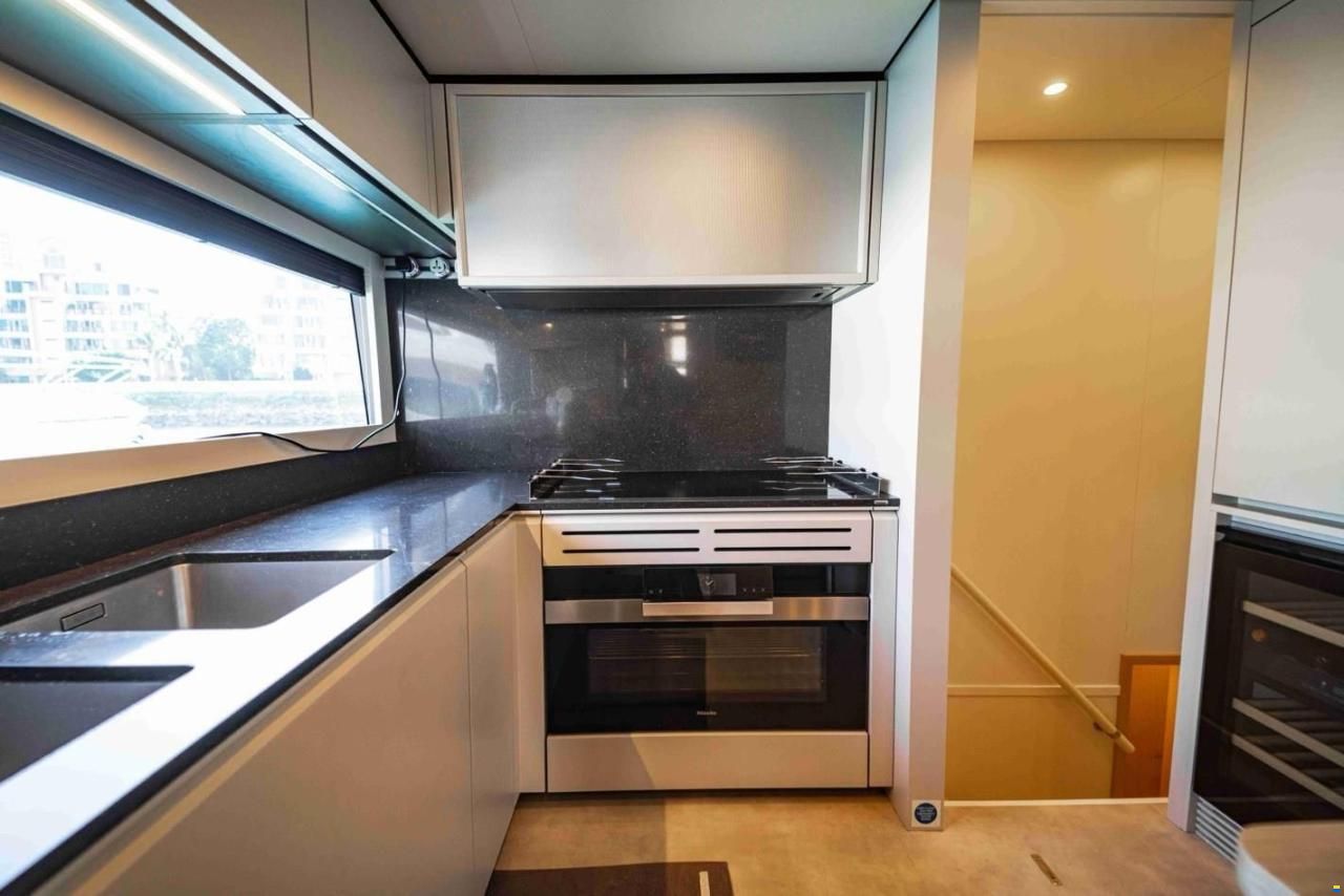 Custom Line Navetta 30