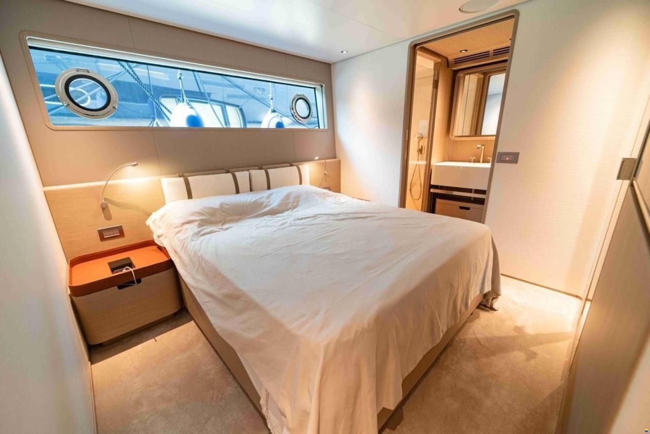 Custom Line Navetta 30