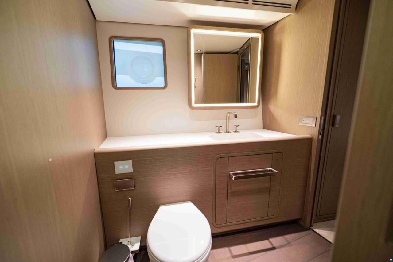 Custom Line Navetta 30