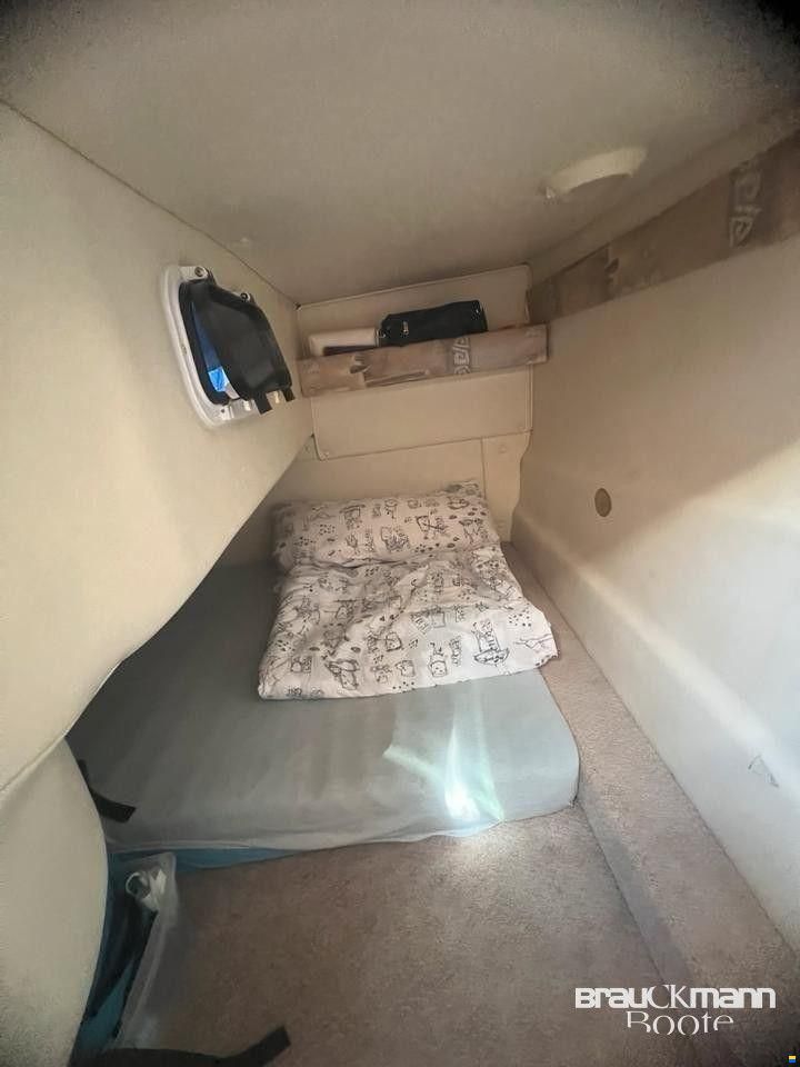 Rinker Fiesta Vee 242
