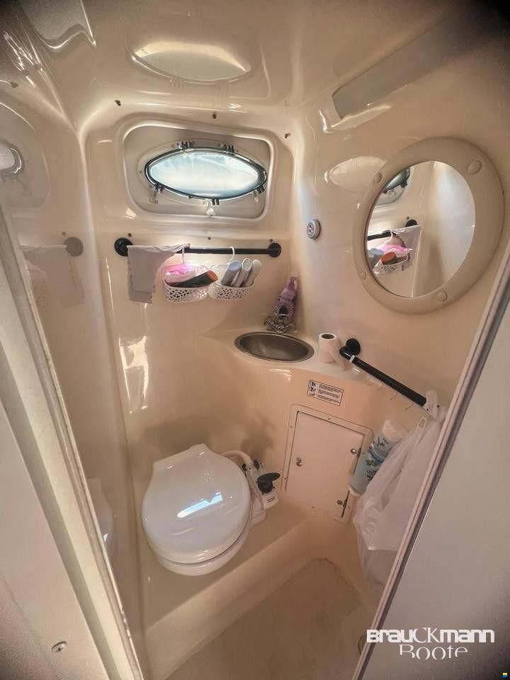Rinker Fiesta Vee 242