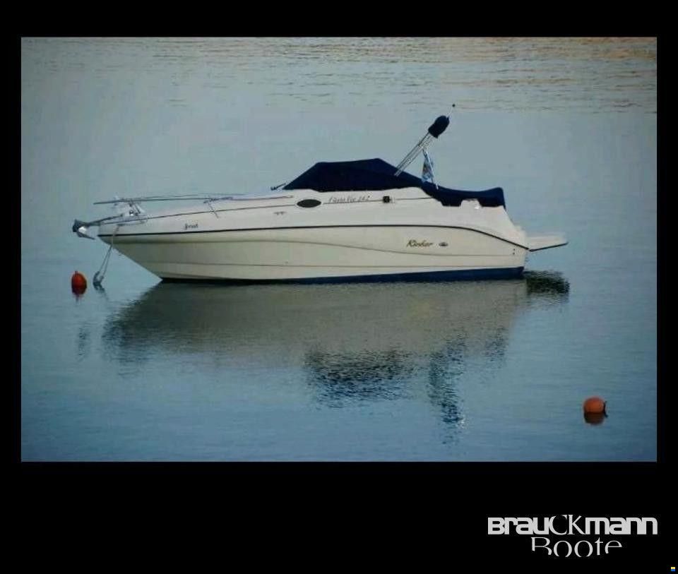 Rinker Fiesta Vee 242