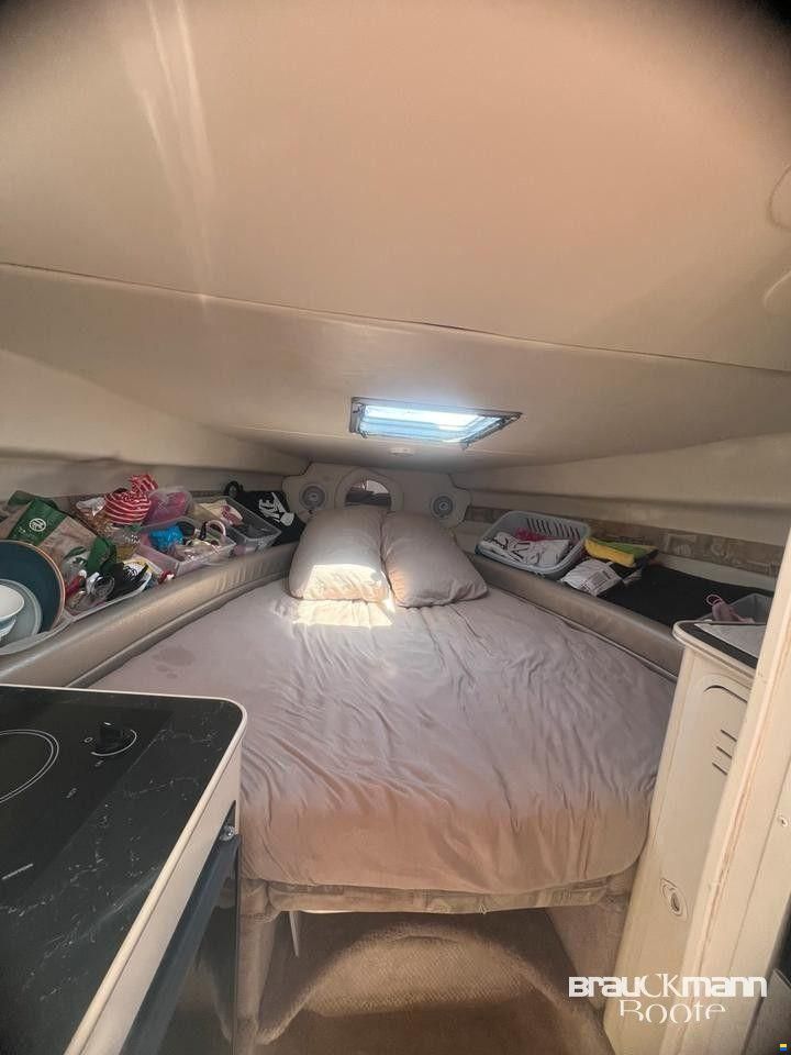 Rinker Fiesta Vee 242
