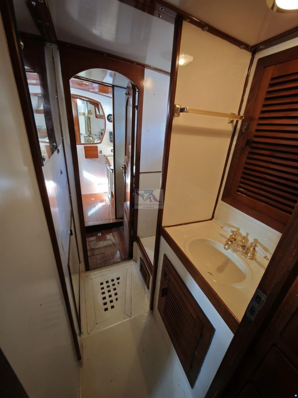 Bluewater Yachts Vagabond 42