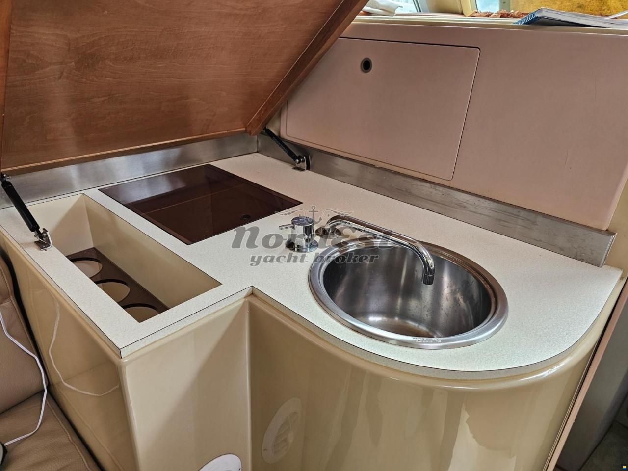 Ferretti 39