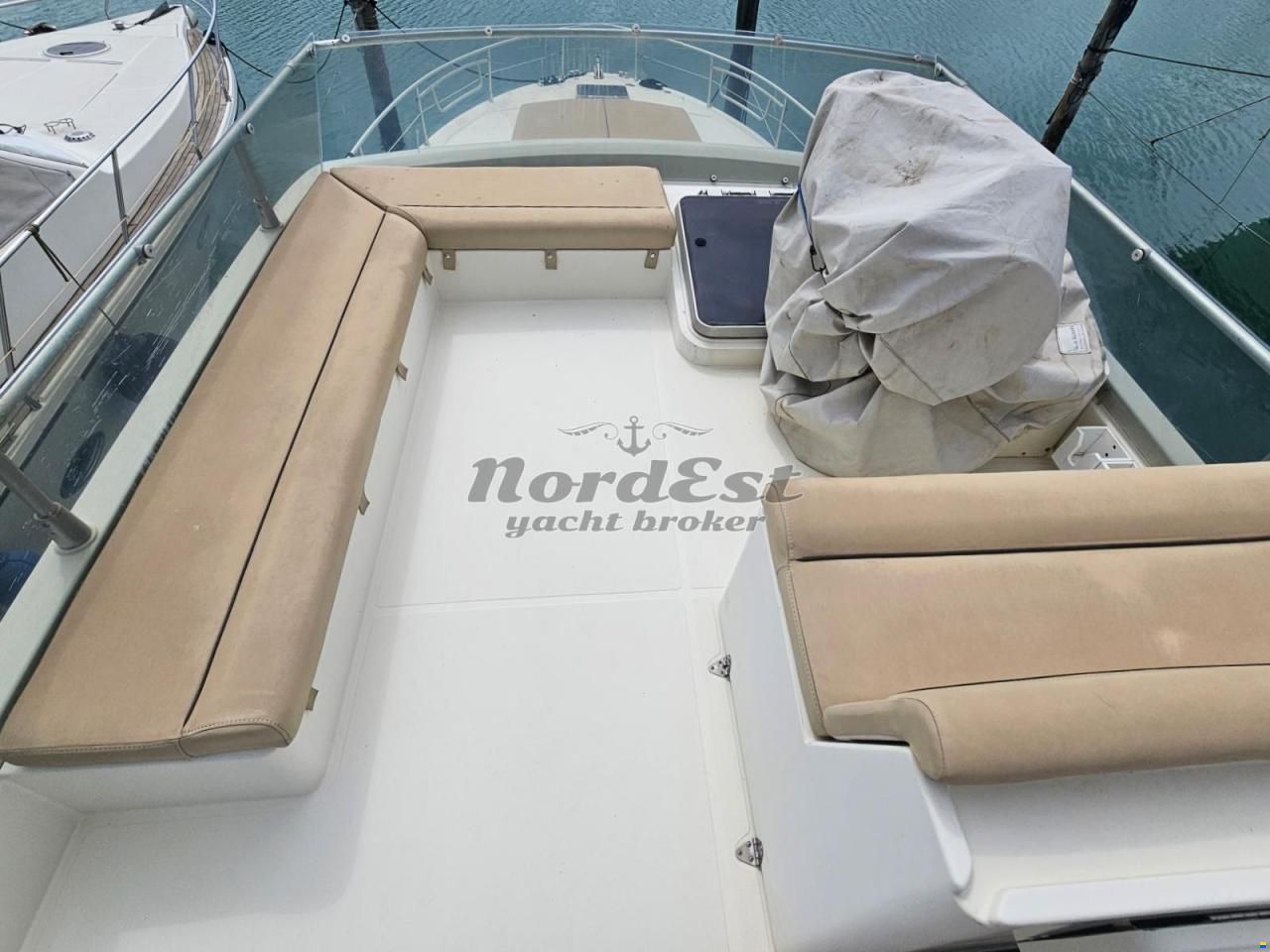 Ferretti 39