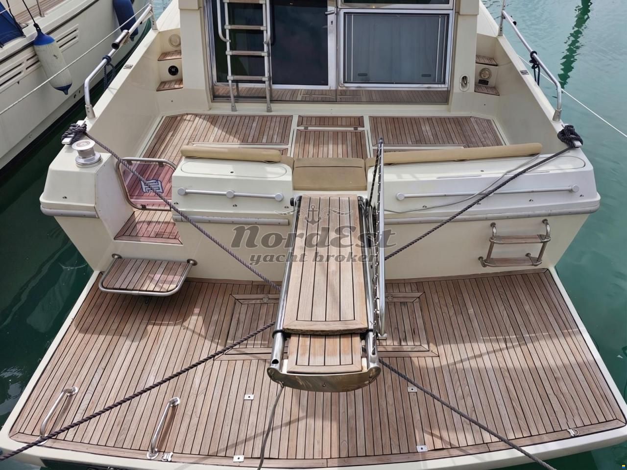 Ferretti 39