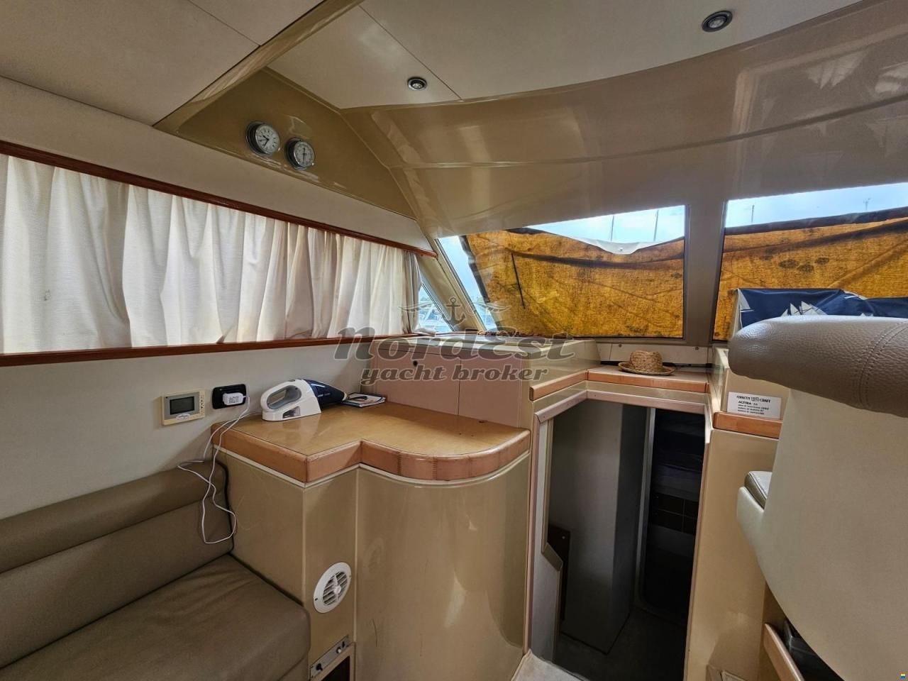 Ferretti 39