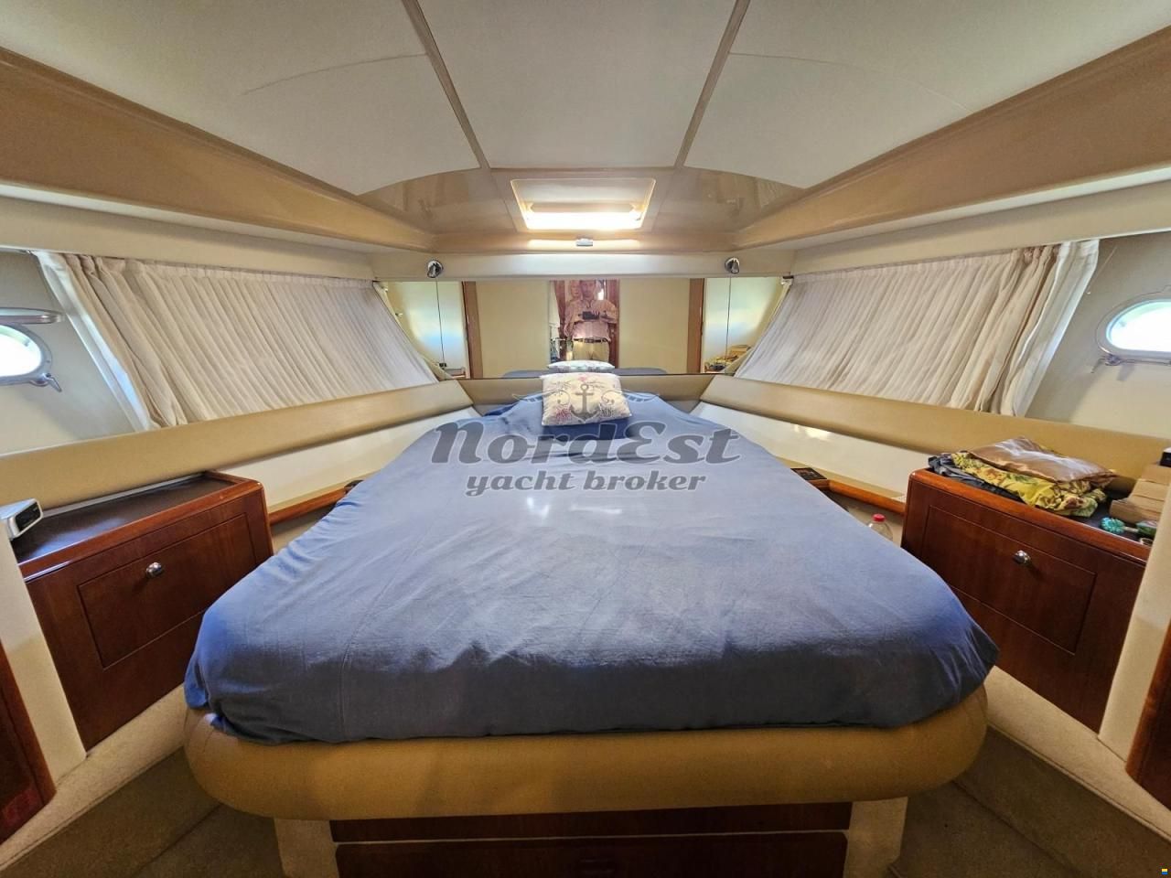 Ferretti 430