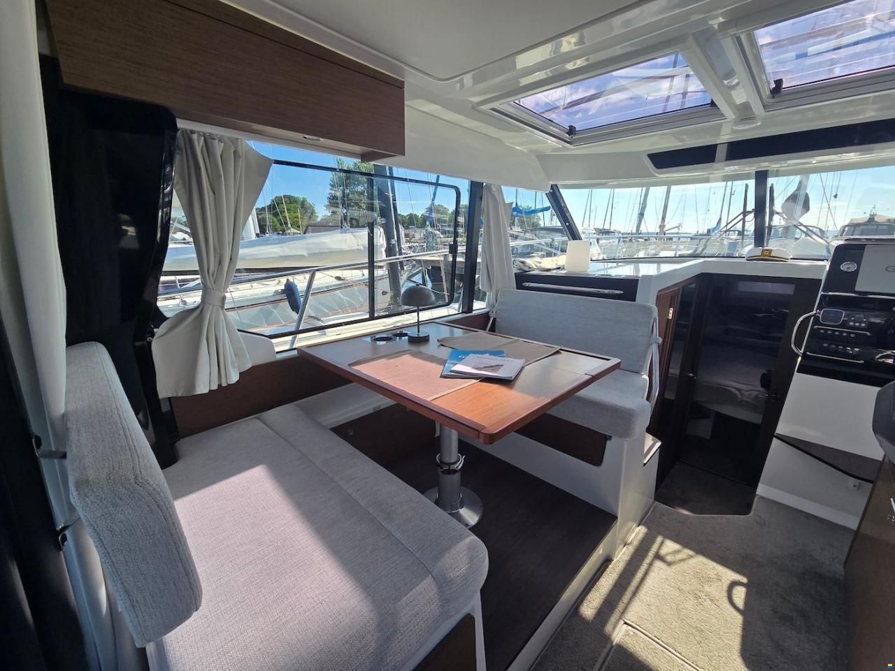 Jeanneau Merry Fisher 1095 Cruiser