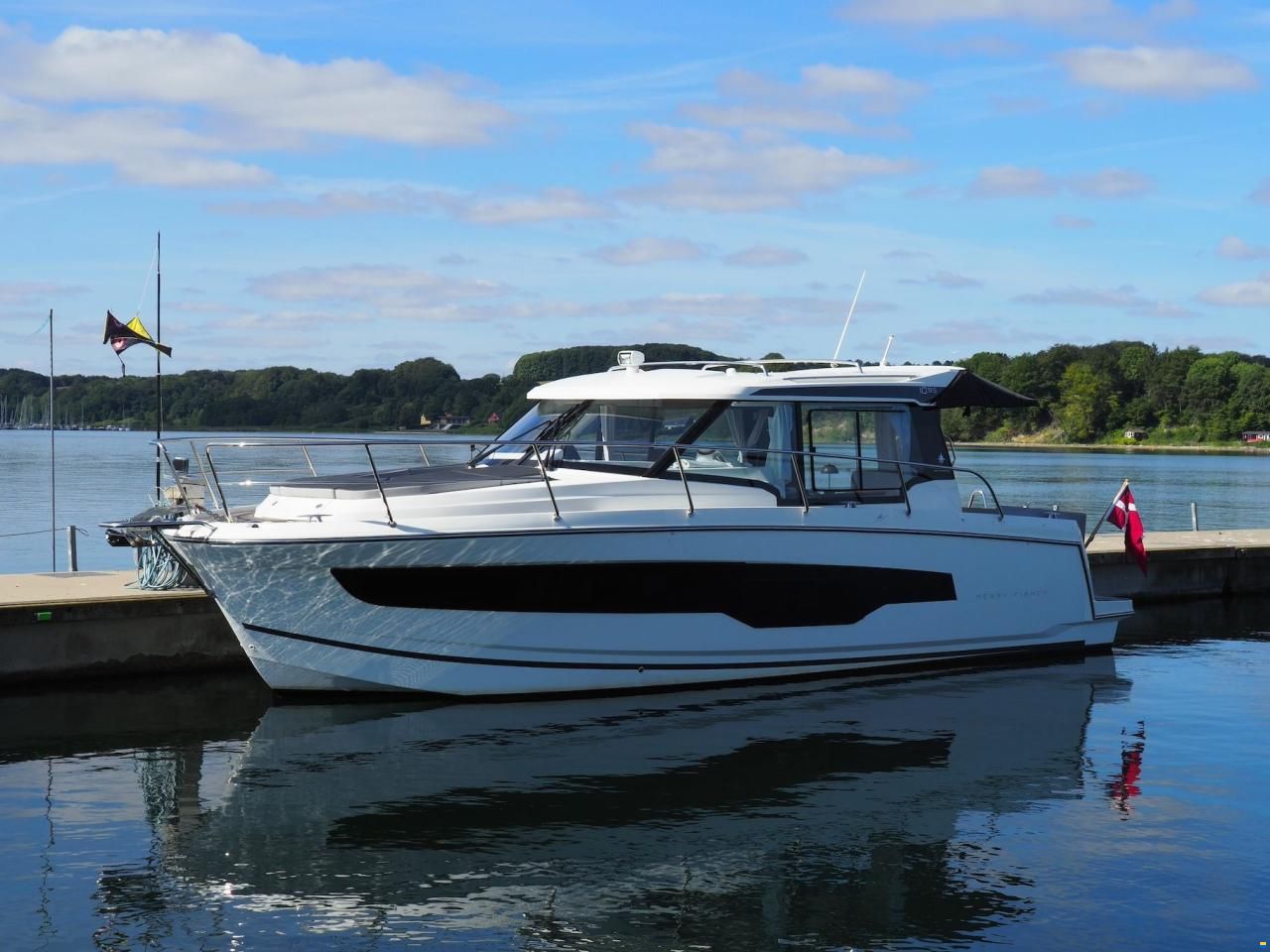 Jeanneau Merry Fisher 1095 Cruiser
