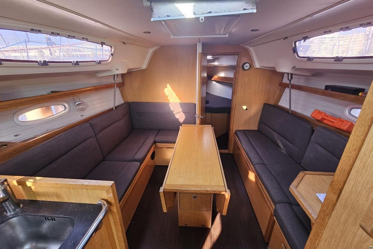 Bavaria Cruiser 35