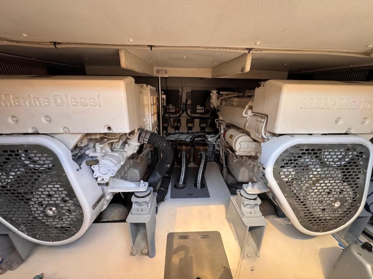 Azimut 53