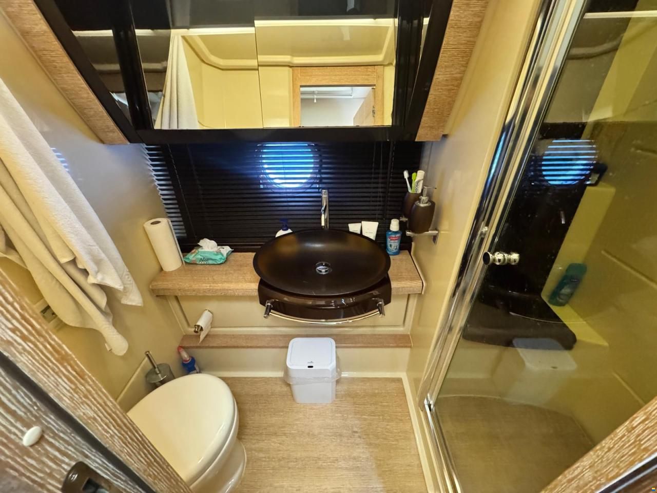 Azimut 53