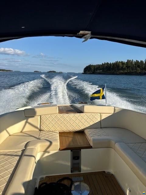 Chris Craft Corsair 32