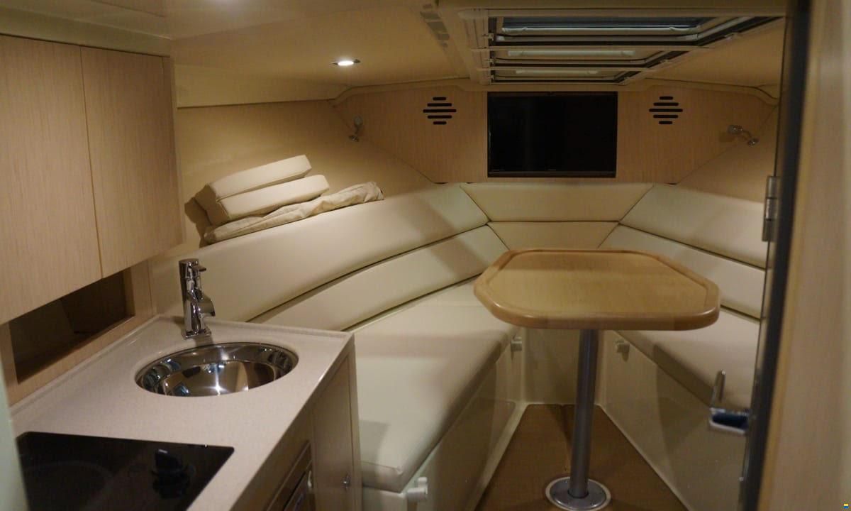 Chris Craft Corsair 32