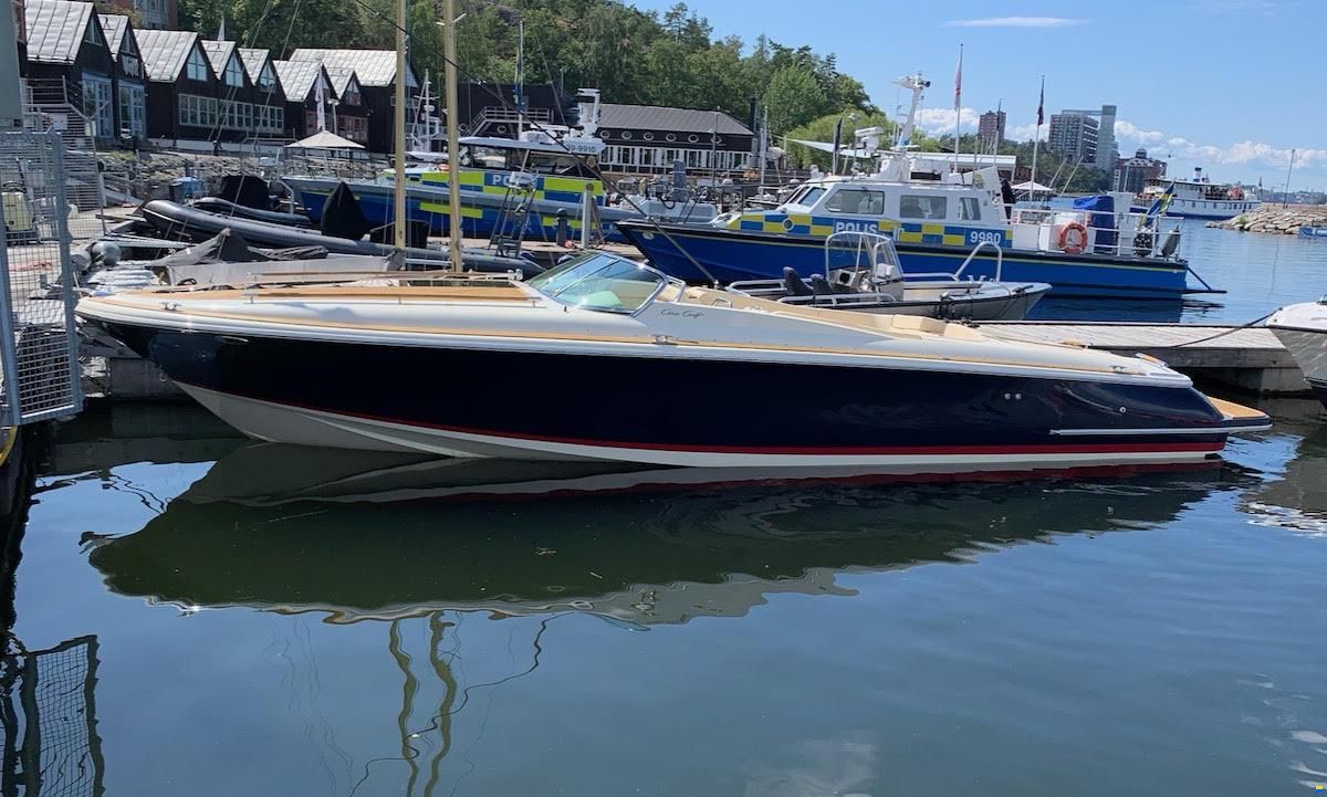 Chris Craft Corsair 32