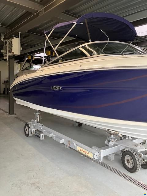 Sea Ray 220 SSE