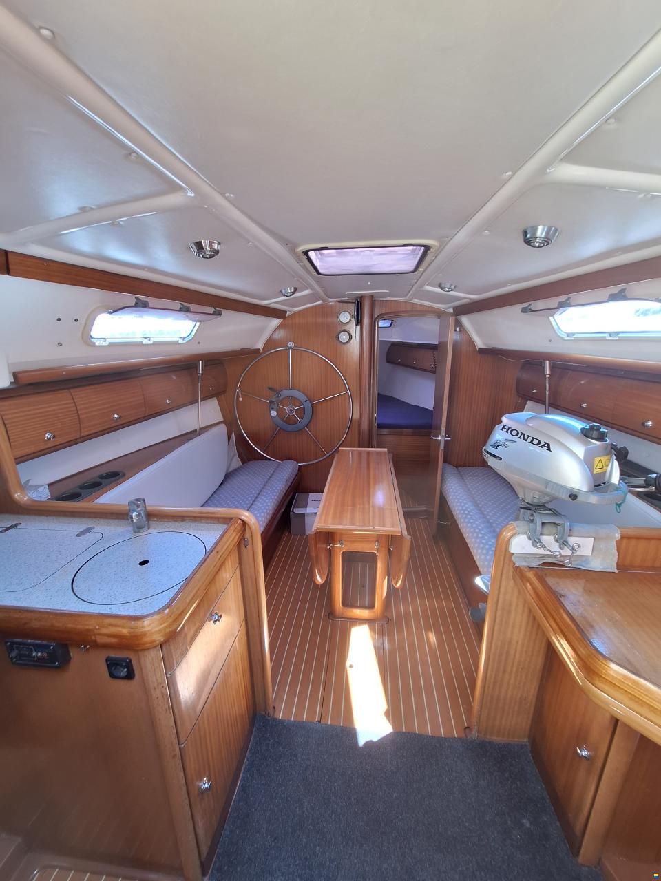 Bavaria 32
