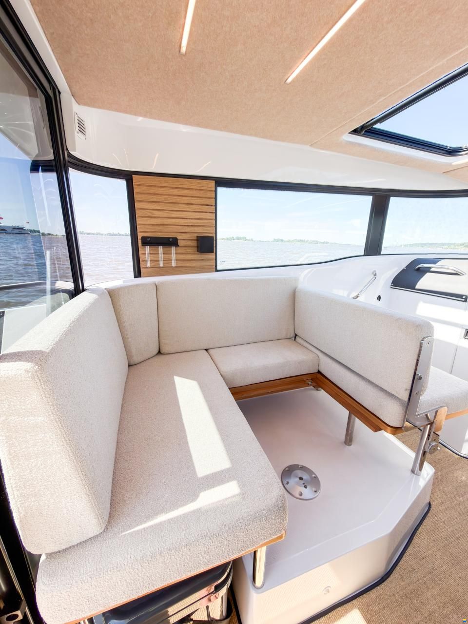 XO Boats EXPLR 10 SPORT+