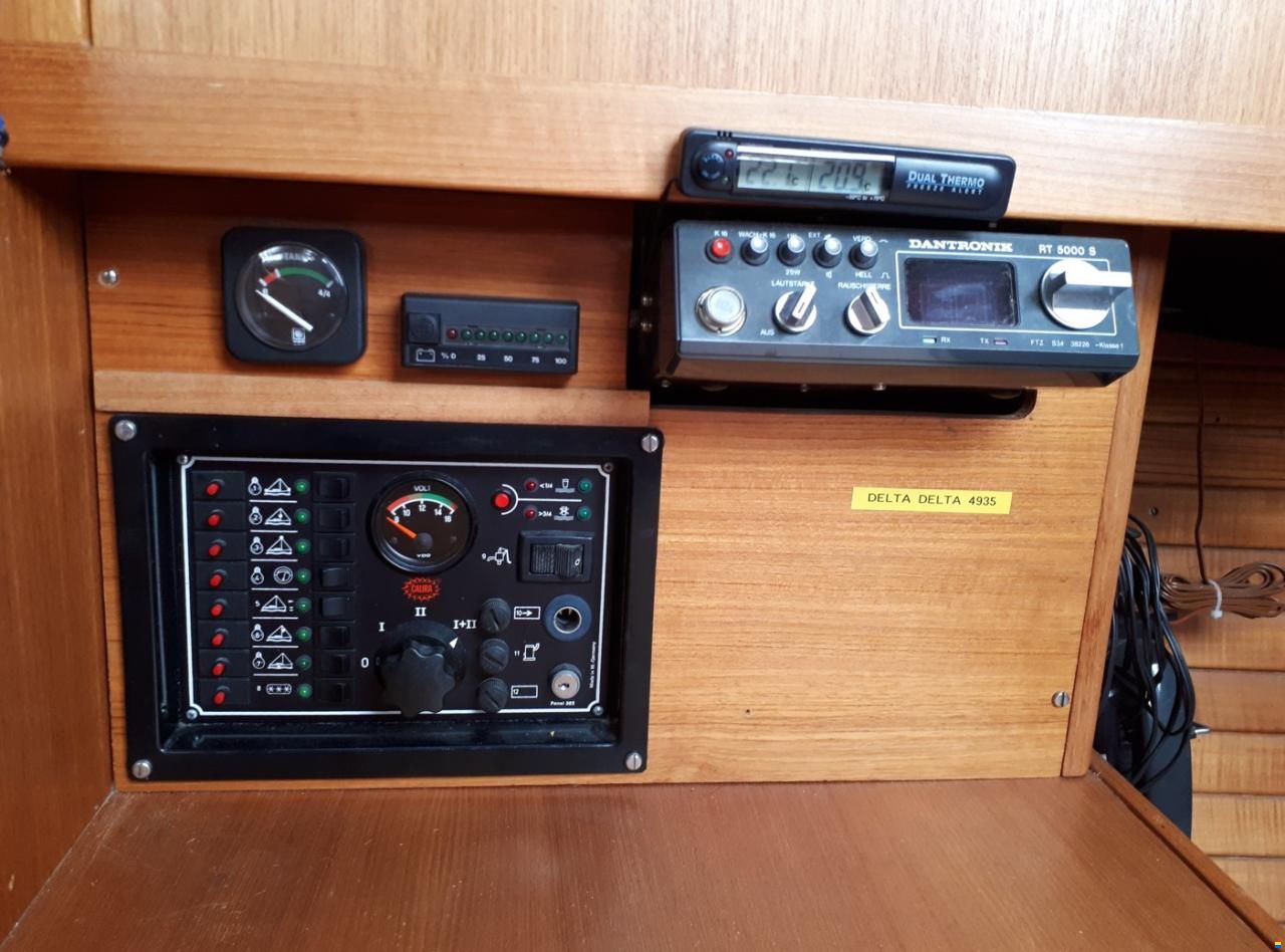 Helmsmann Athena 34