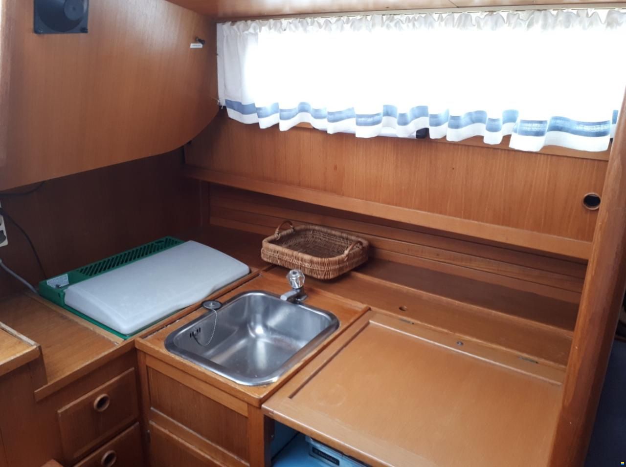 Helmsmann Athena 34