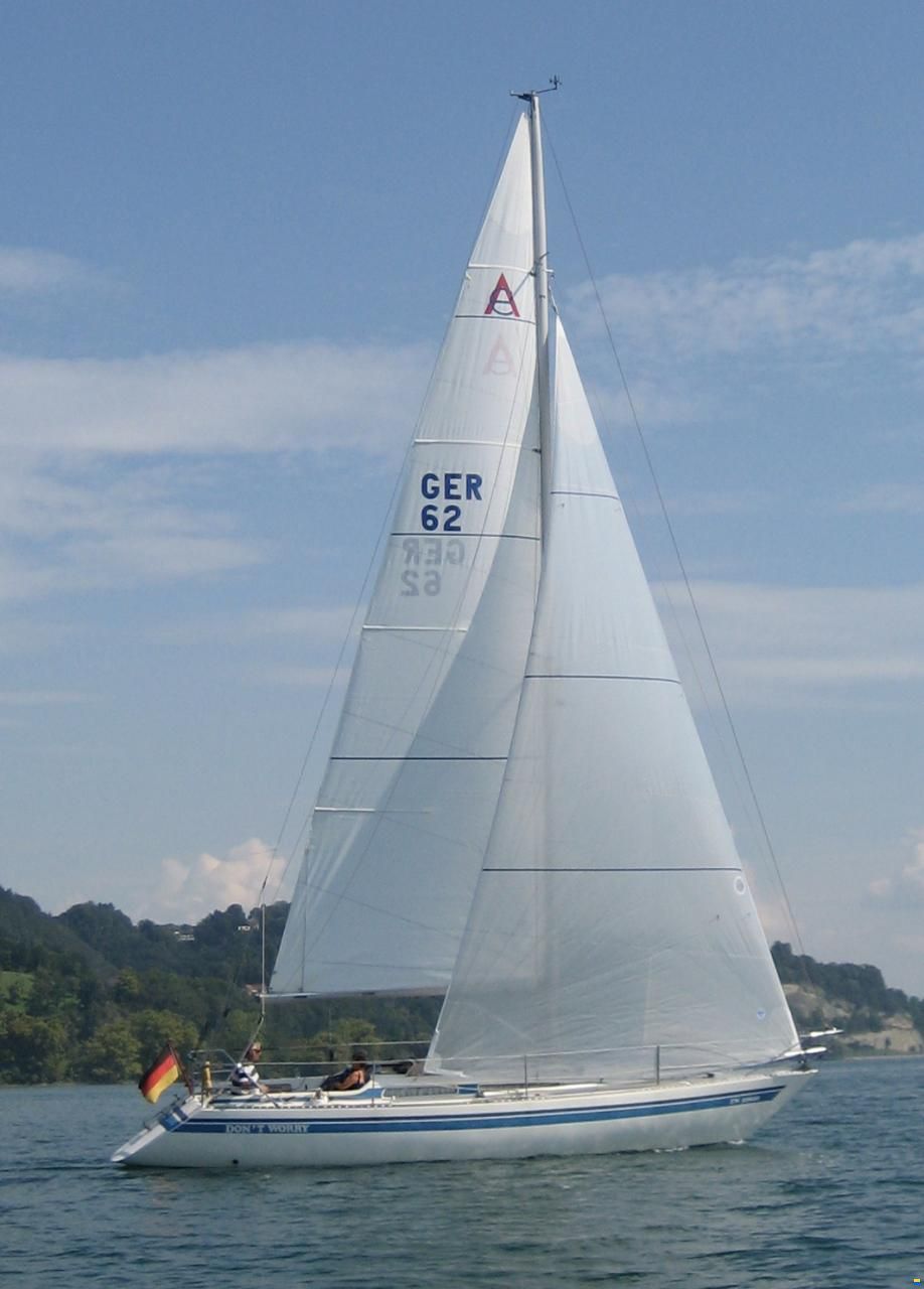 Helmsmann Athena 34