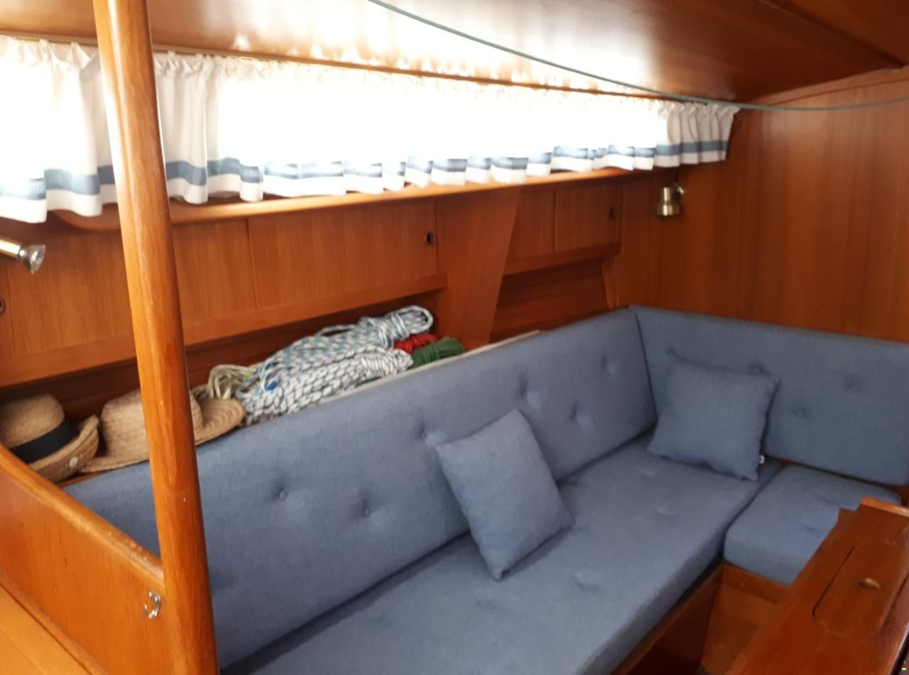 Helmsmann Athena 34