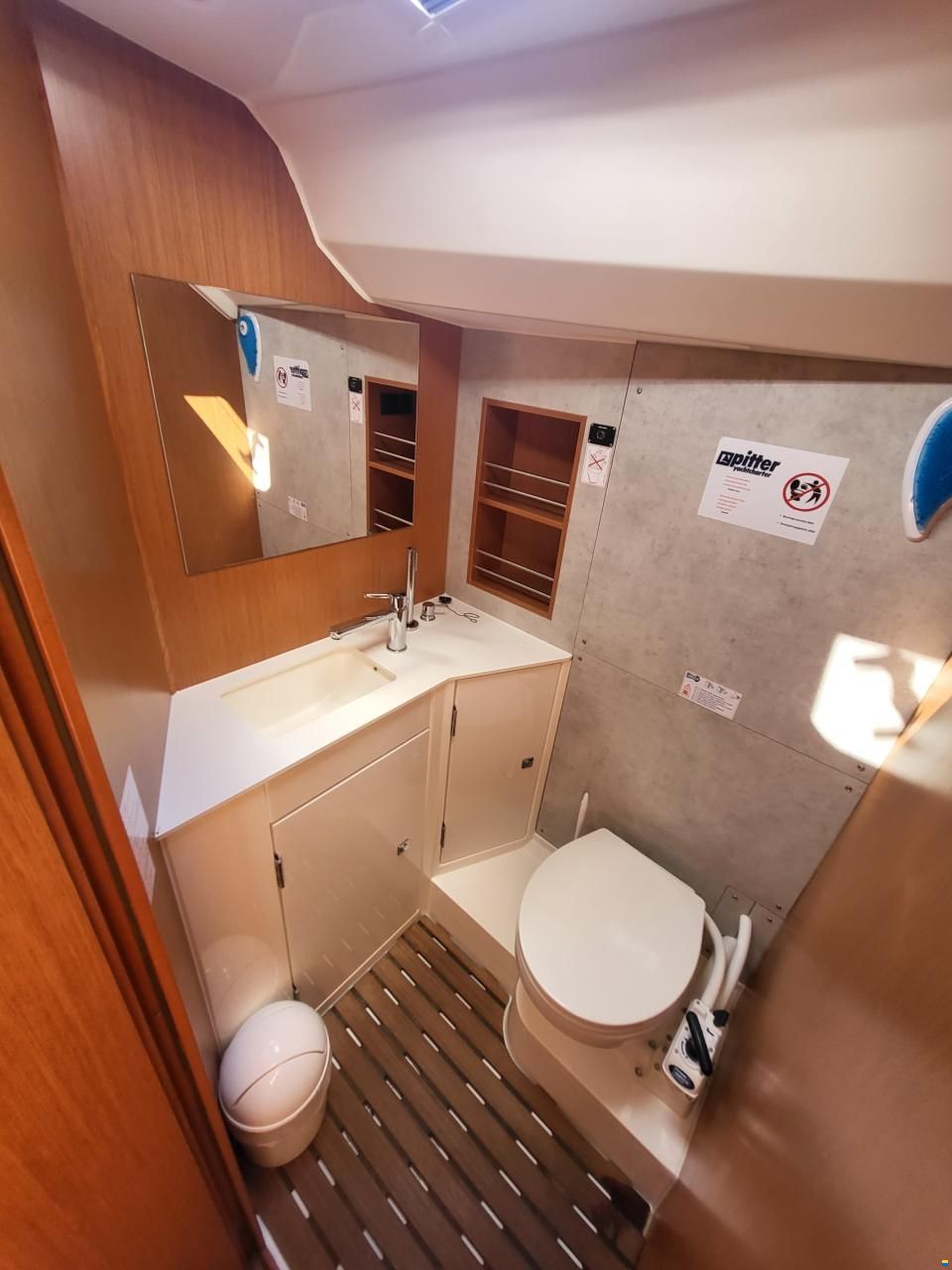 Bavaria C42