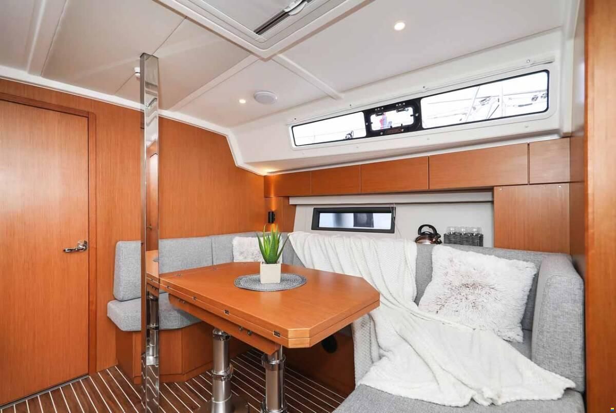 Bavaria C42