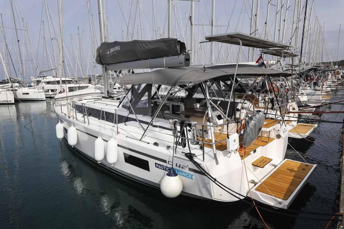 Bavaria C42