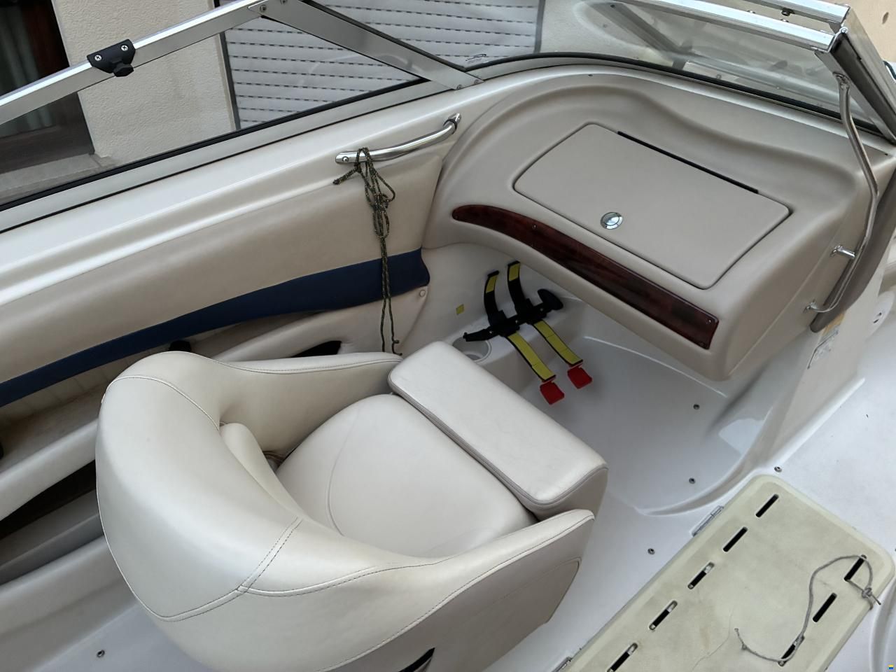 Glastron GX180