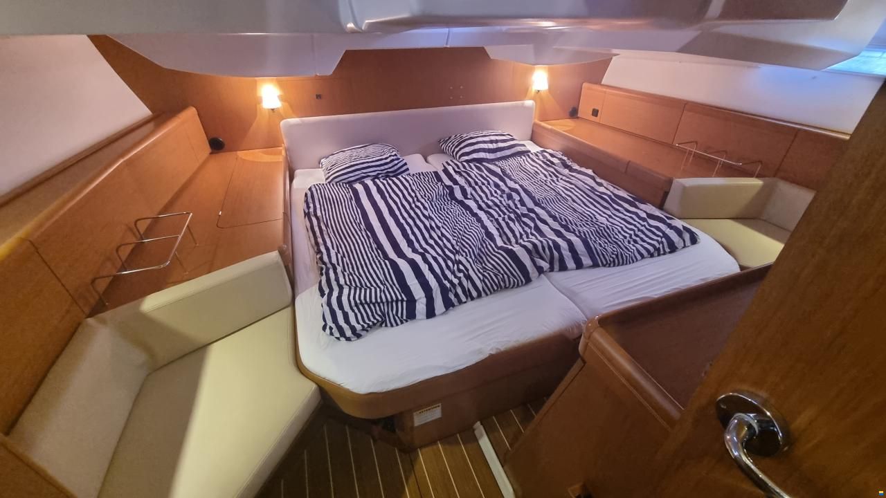 Jeanneau Sun Odyssey 42DS MK II 2011