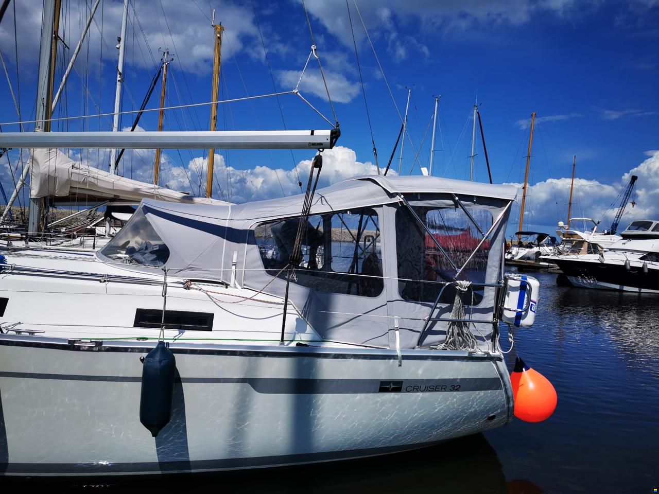 Bavaria Cruiser 32