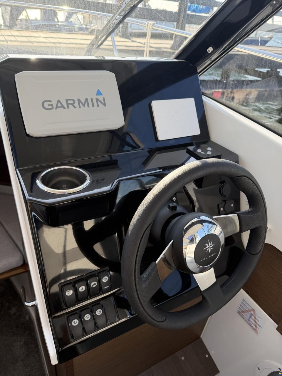Jeanneau 695 Cruiser Serie2