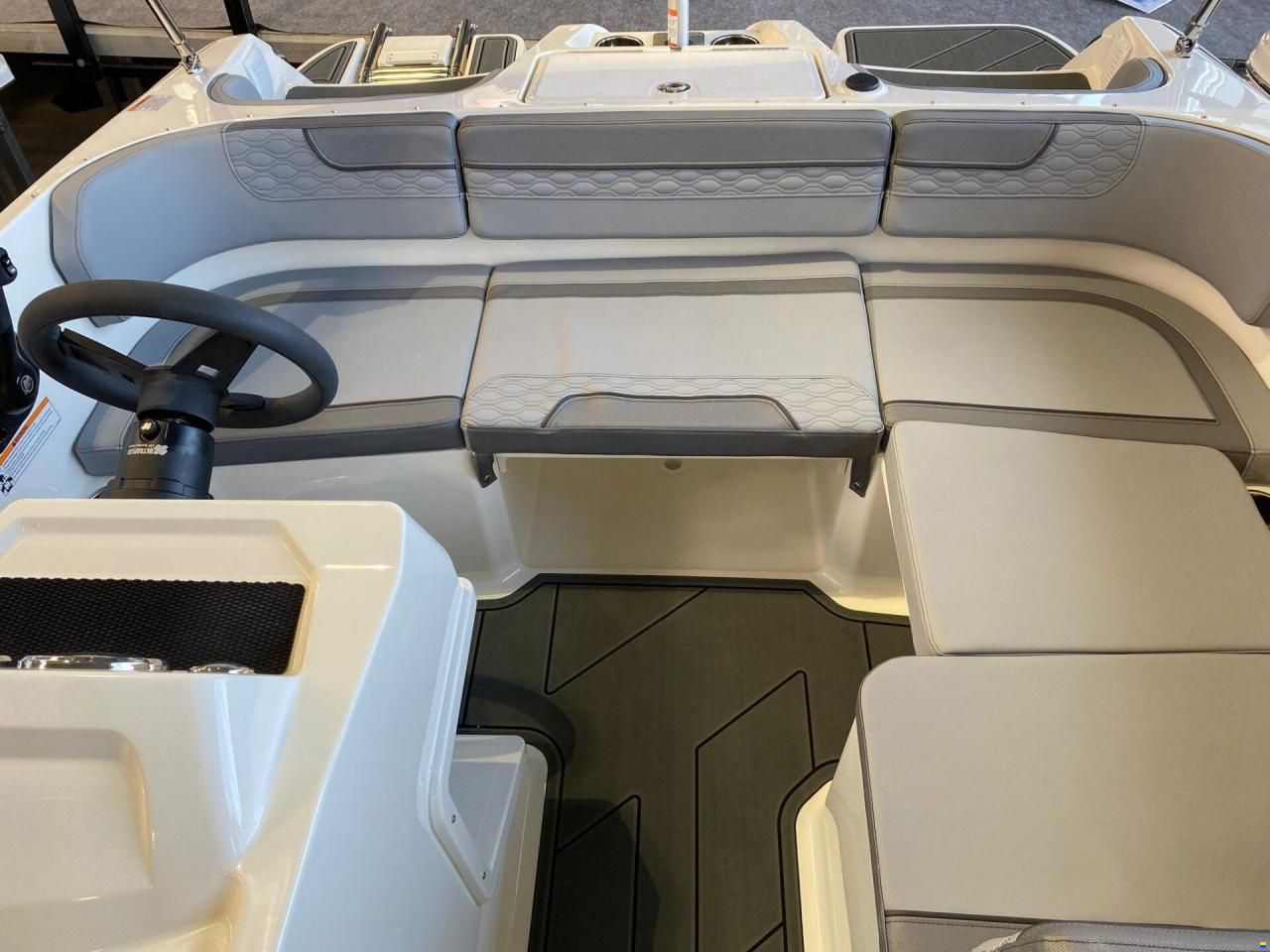 Bayliner M17