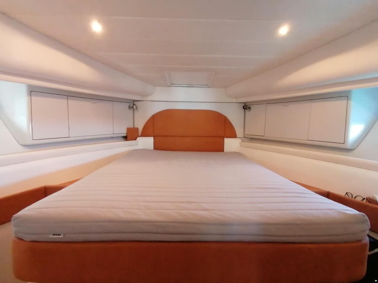 Mochi Craft Fly Bridge 46