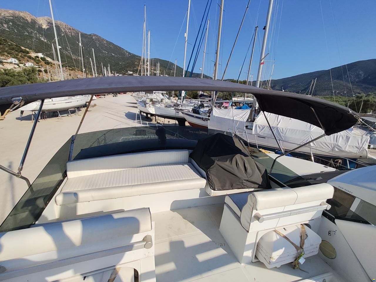 Mochi Craft Fly Bridge 46