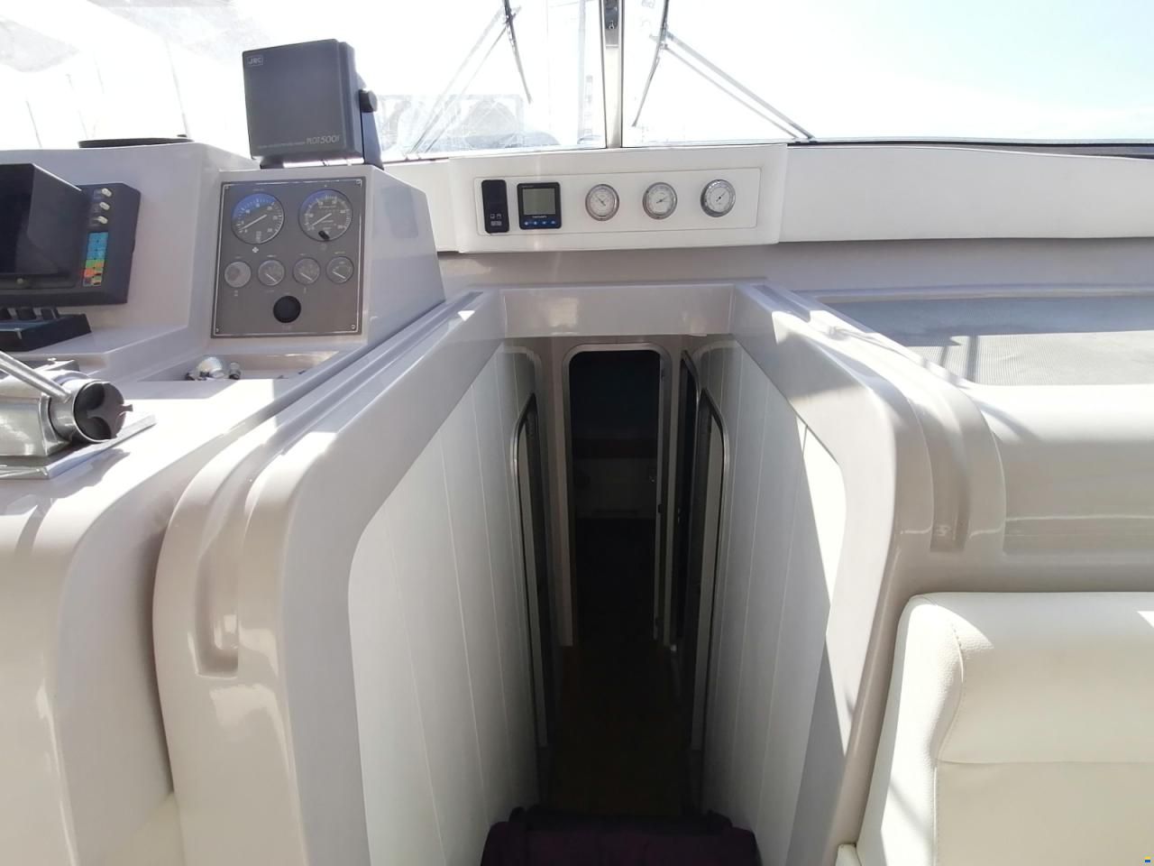 Mochi Craft Fly Bridge 46
