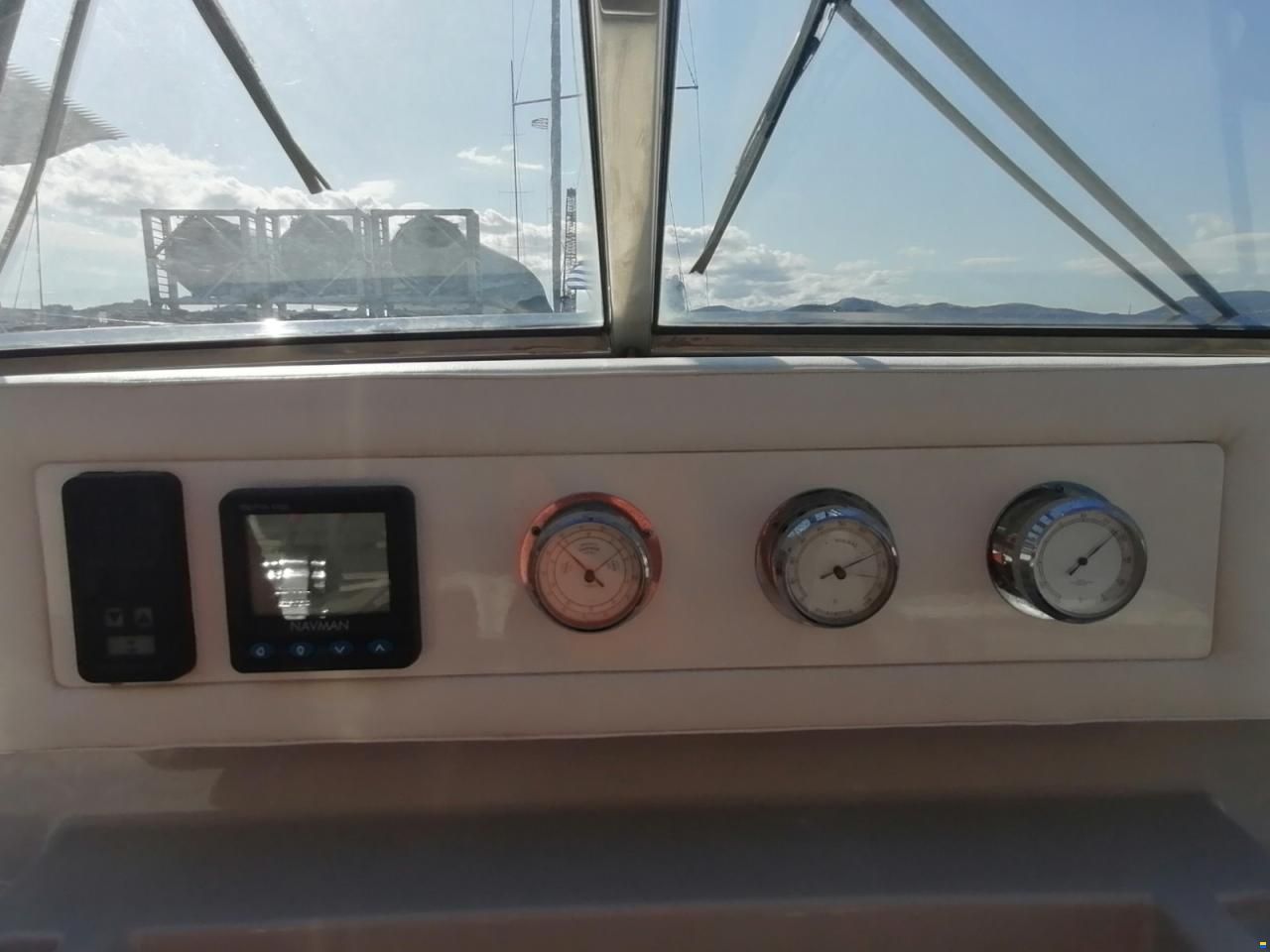 Mochi Craft Fly Bridge 46