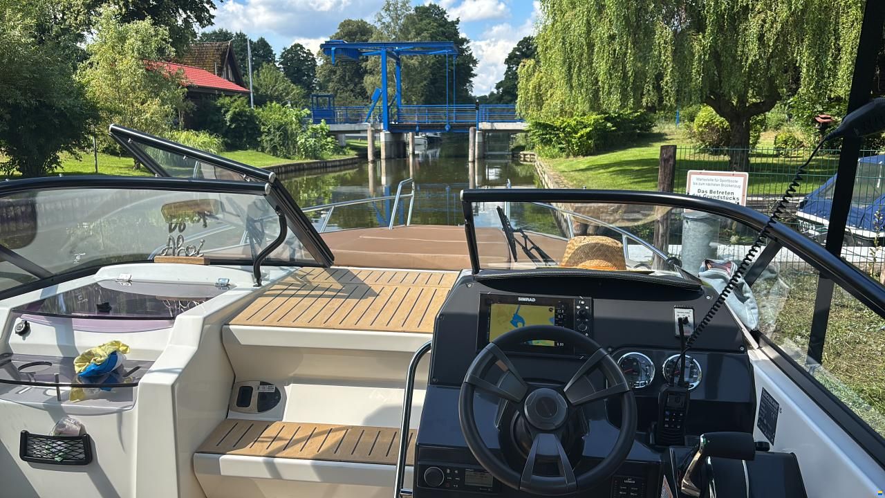 Quicksilver Activ 805 Cruiser