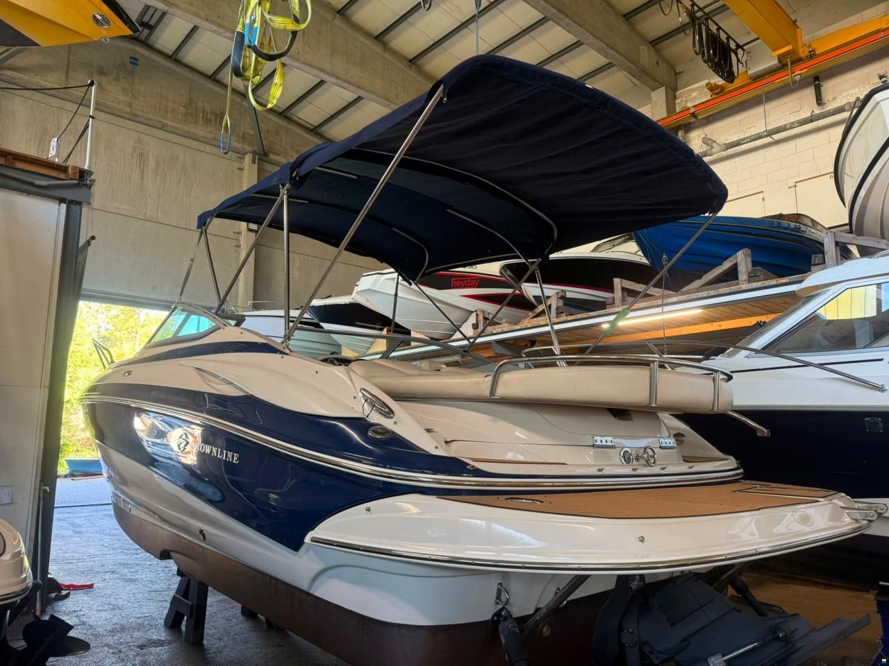 Crownline 255