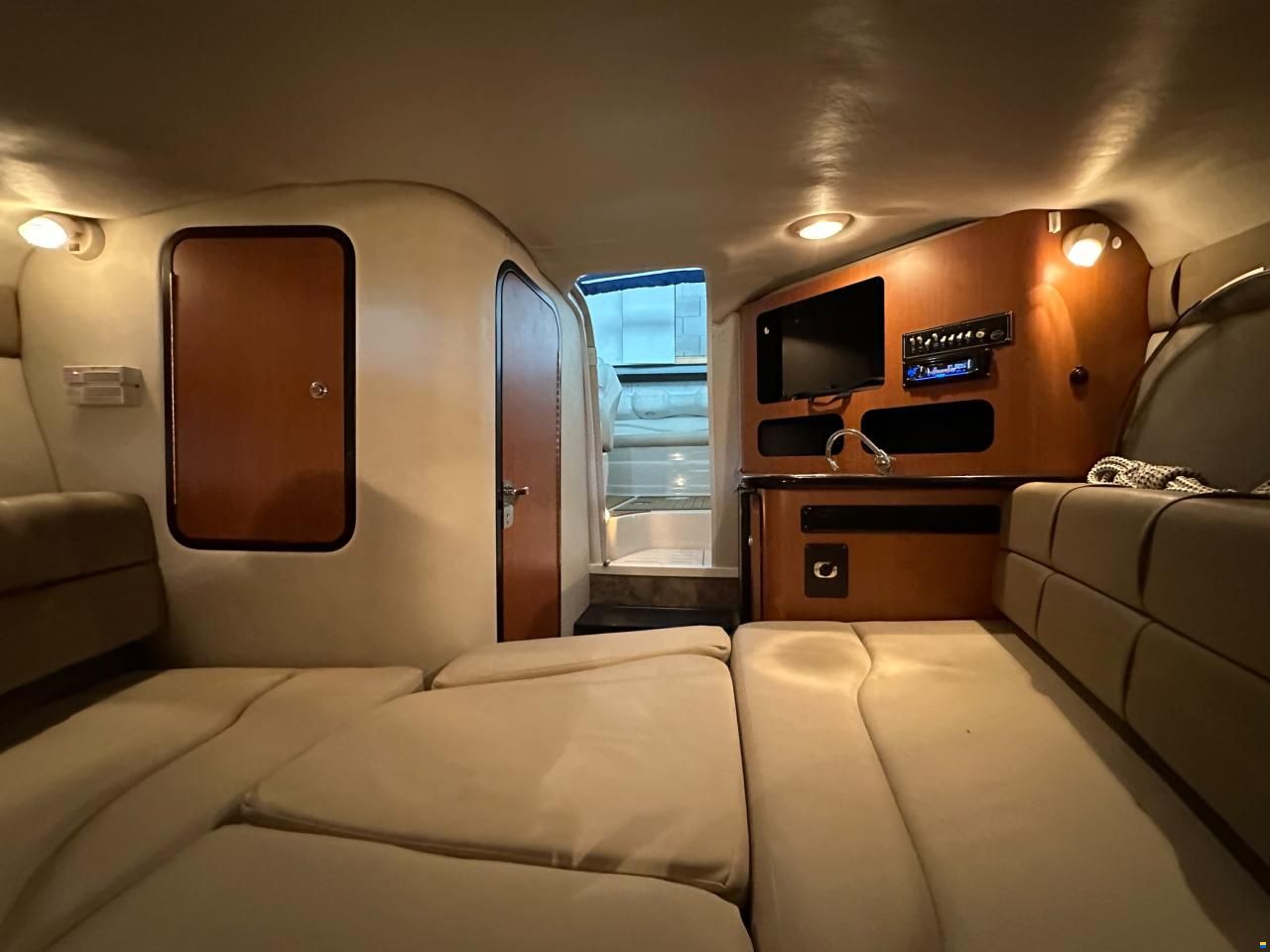 Crownline 255