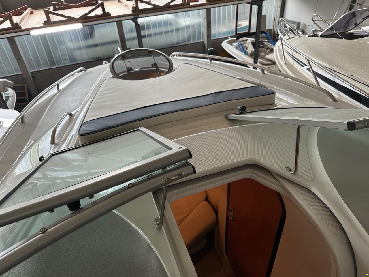 Crownline 255