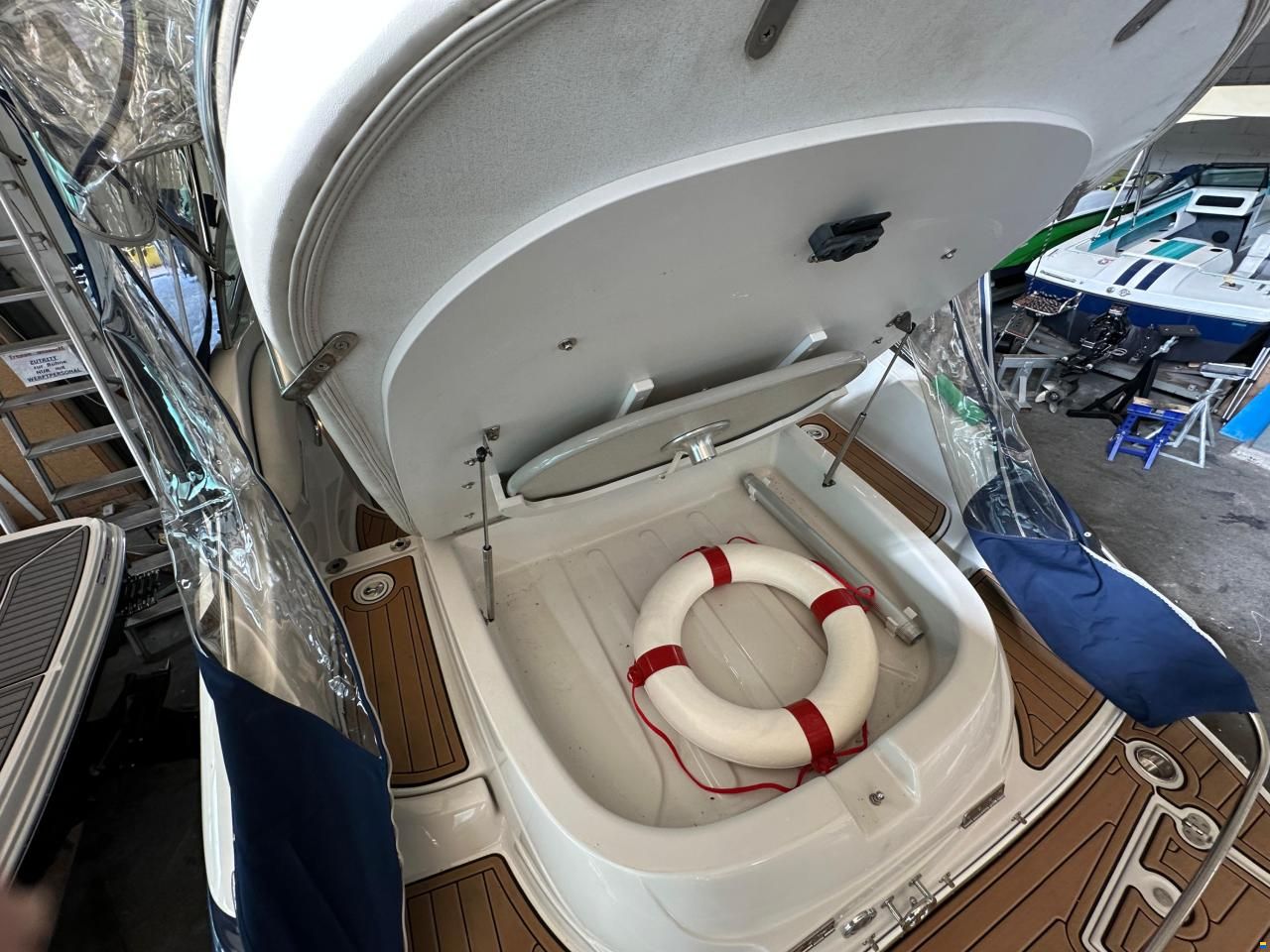 Crownline 255