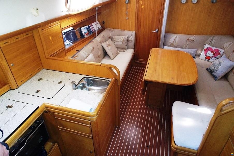 Bavaria 37 CRUISER