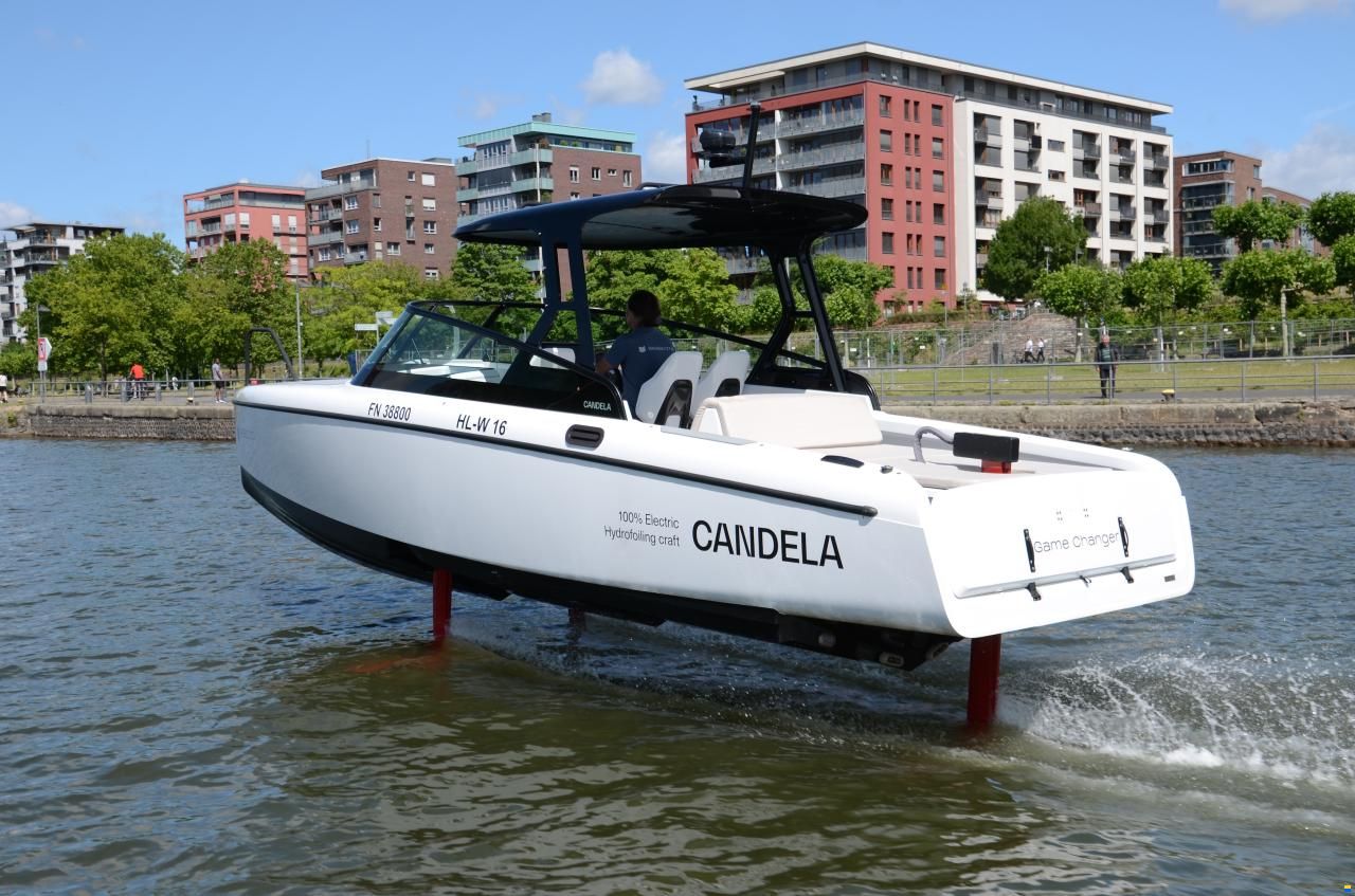 Candela C-8